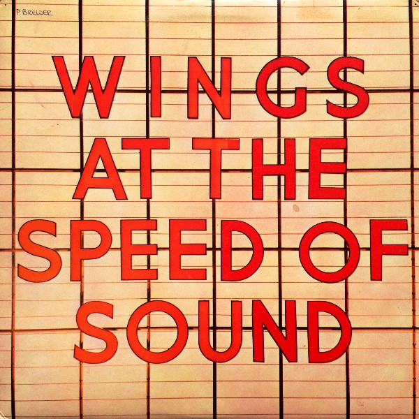 Hoes van Wings At The Speed Of Sound