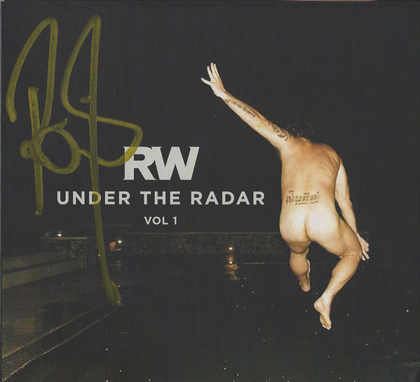 Hoes van Under The Radar Vol 1