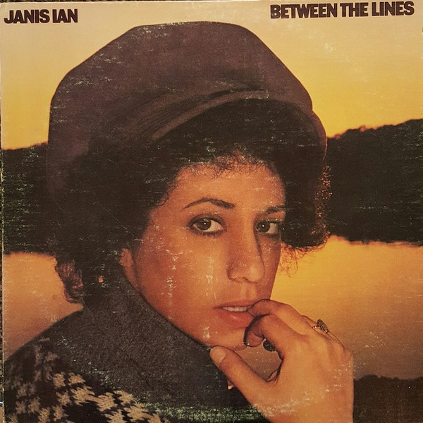 Hoes van Between The Lines