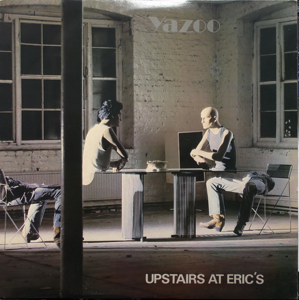 Hoes van Upstairs At Eric's